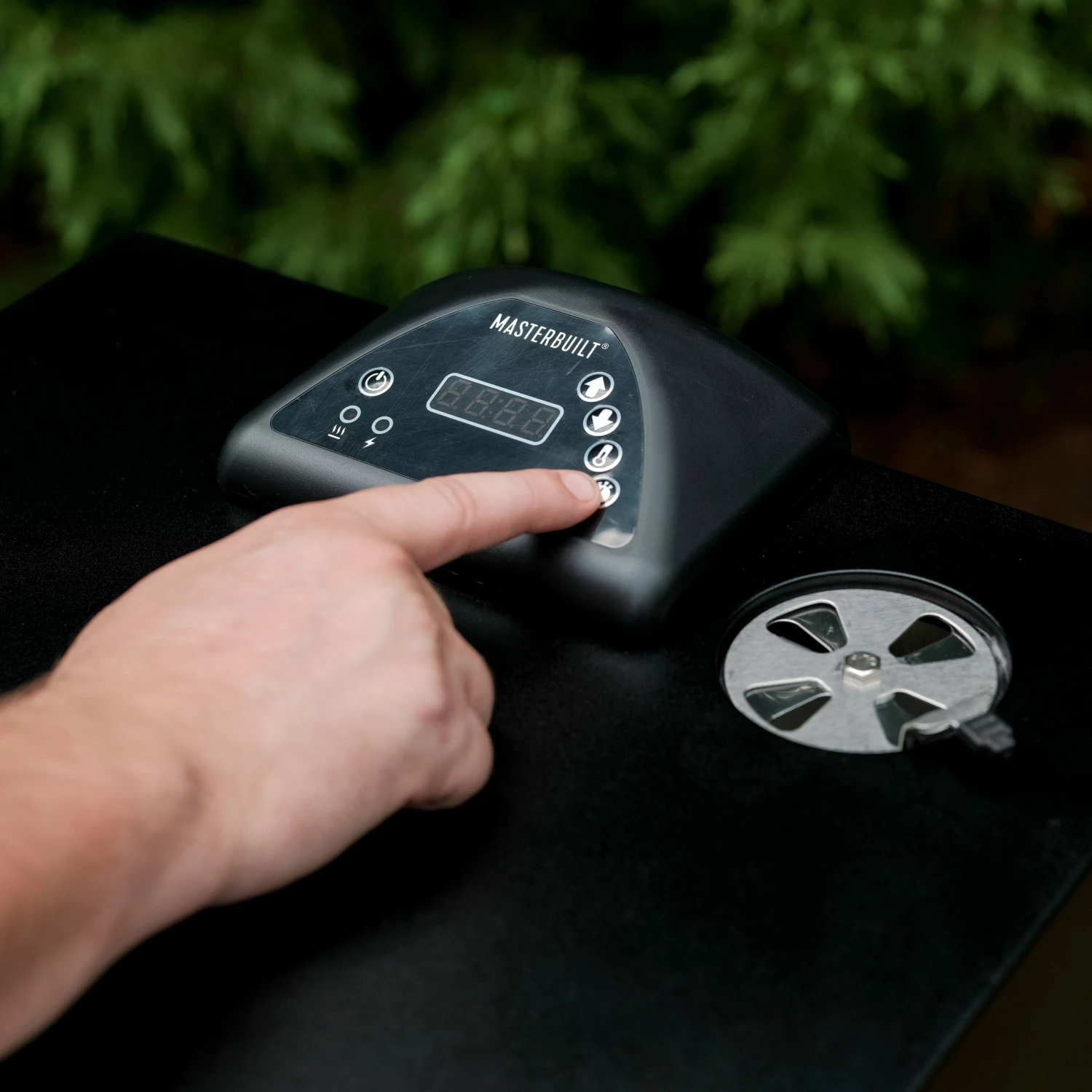 Hot Sale ๐งจ Masterbuilt Smokers Digital 711-Sq in Black Electric Smoker ๐ 4 Hot Sale ๐งจ Masterbuilt Smokers Digital 711-Sq in Black Electric Smoker ๐ - Image 4